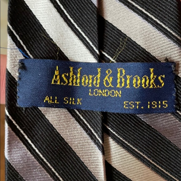 Silk tie - Picture 3 of 6